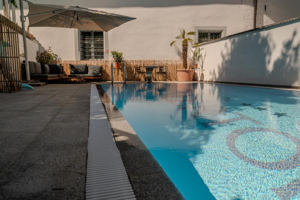 Bazén v ubytování Hotel Baslertor nebo v jeho okolí