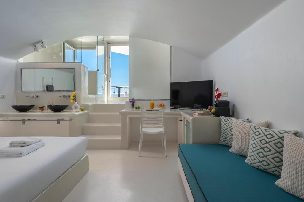 TV a/nebo společenská místnost v ubytování Diamond Luxury Suites Collection