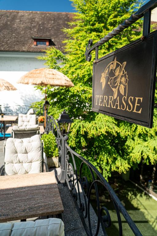 ROESLI Guest House - Resim 14