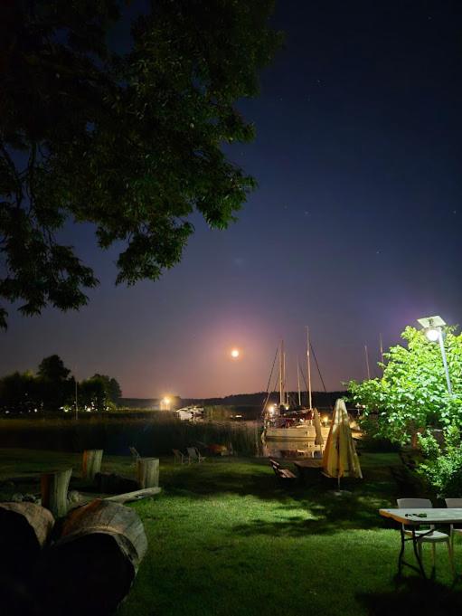 Vonkajšia záhrada v ubytovaní Pensjonat Rybaczówka - noclegi, restauracja, port