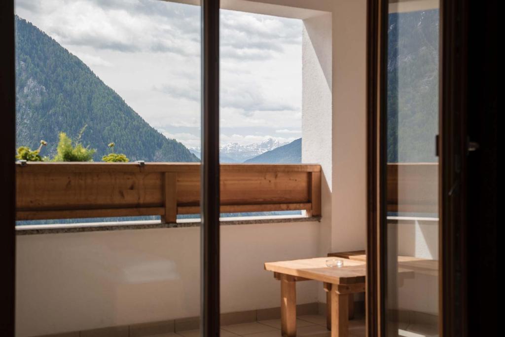 Nespecifikovaný výhled na hory nebo výhled na hory při pohledu z hotelu