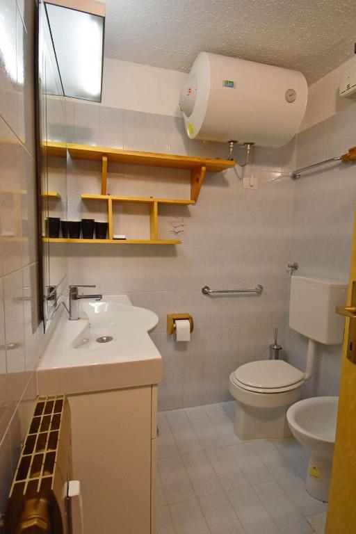 MASO BILOCALE APPARTAMENTO MhD, Madonna di Campiglio — property photo 3