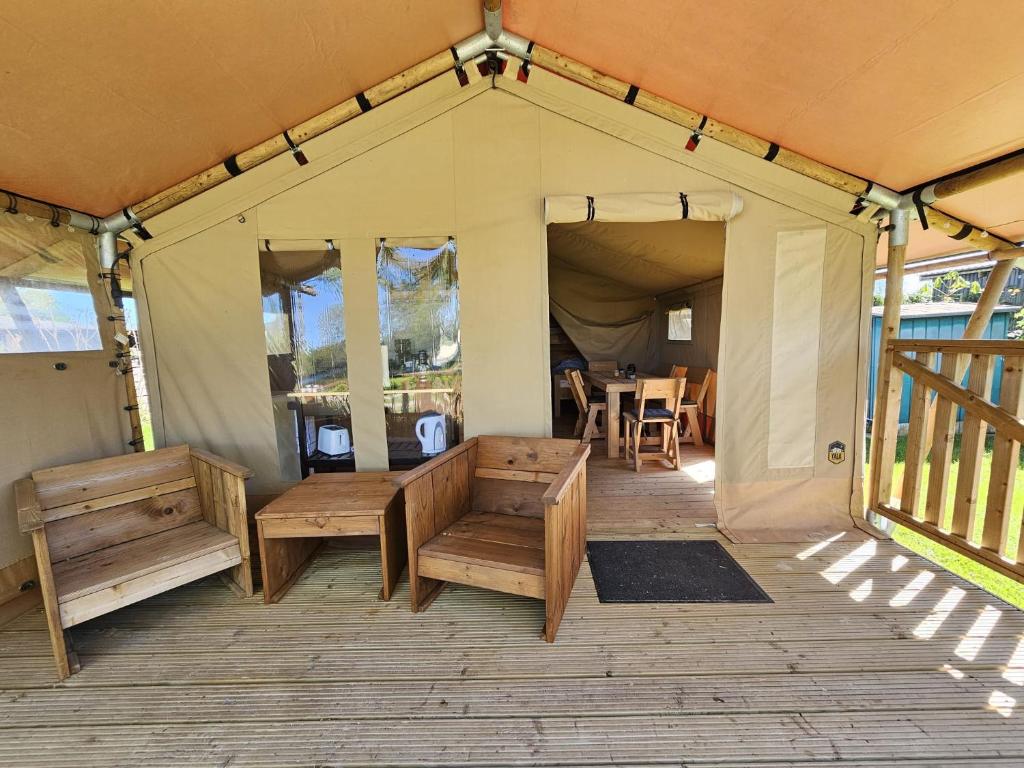 Posezení v ubytování Safari-Zelt Am Landwehrsee