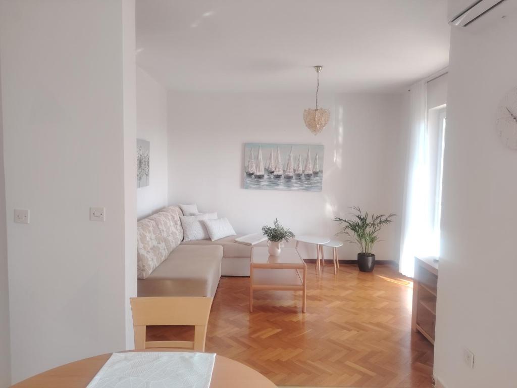 sunny apartment