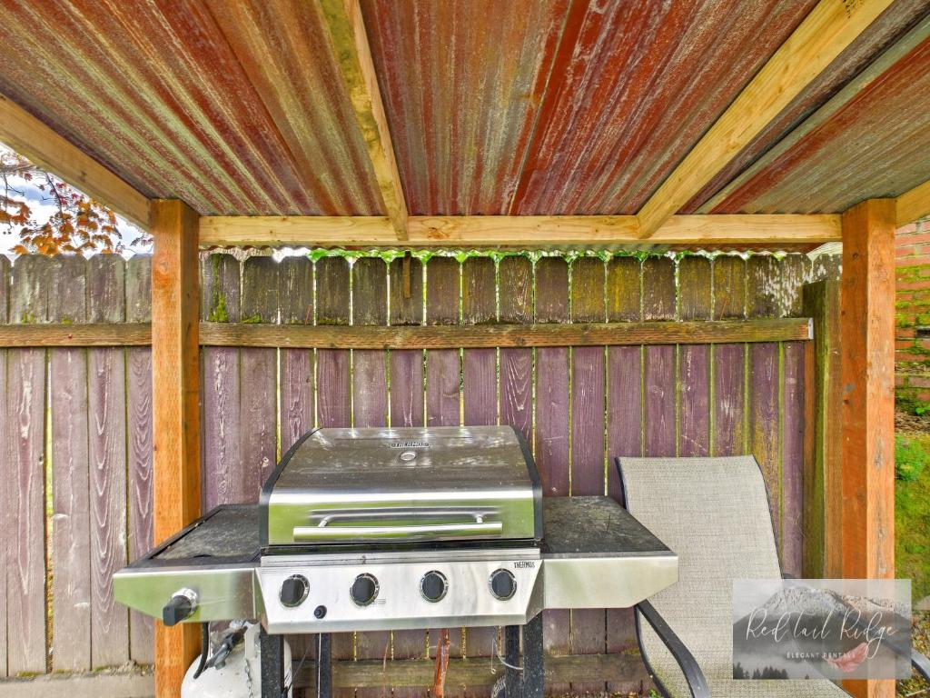 Downtown Vintage Modern Home PNW Wineries - 
