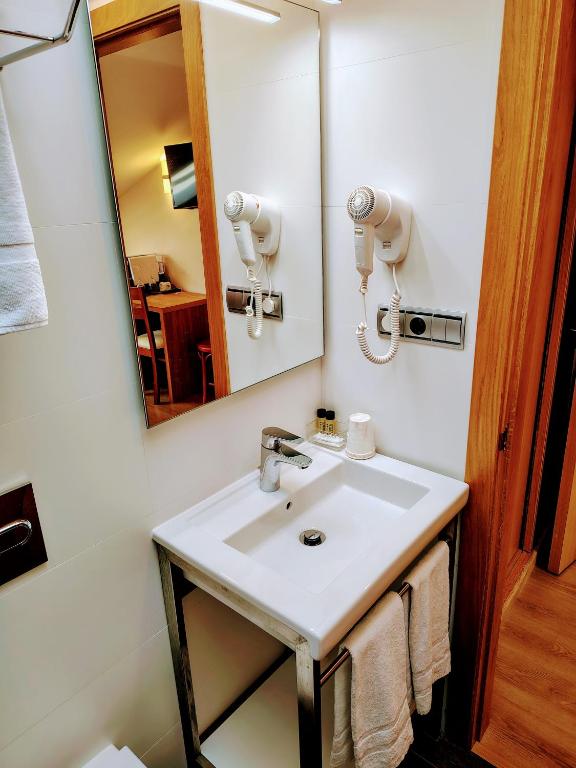 Pensión O Códice by Moradas Nieto - 4