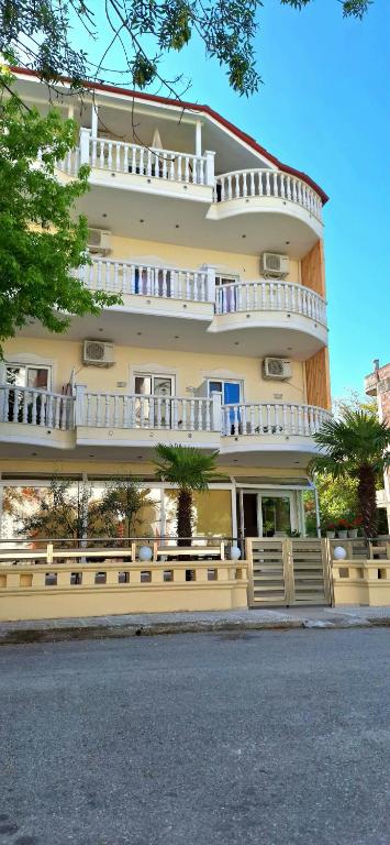 Budova, kde se aparthotel nachází