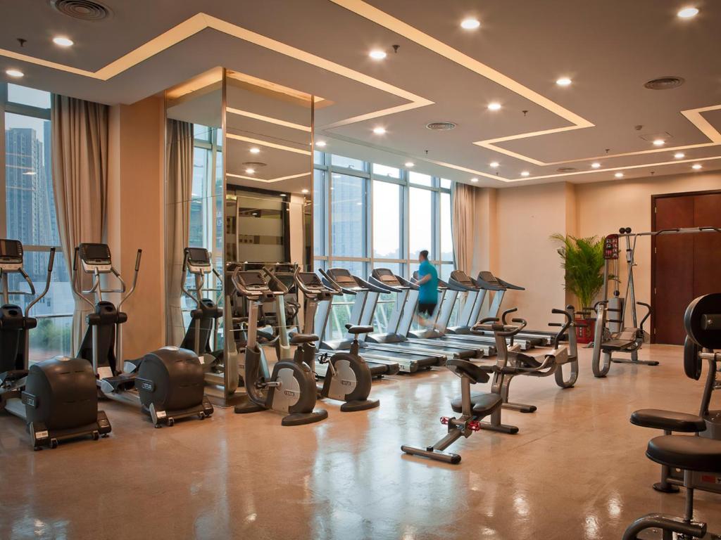 Fitness centrum a/nebo fitness zařízení v ubytování Hongrui Jinling Grand Hotel Hefei