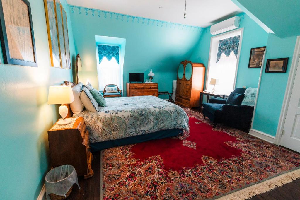 Gifford-Risley House Bed and Breakfast - Deluxe Queen Room