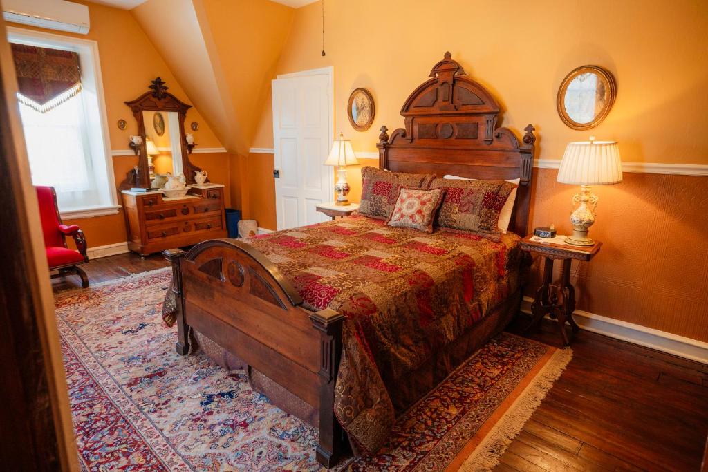 Gifford-Risley House Bed and Breakfast - Deluxe Queen Room
