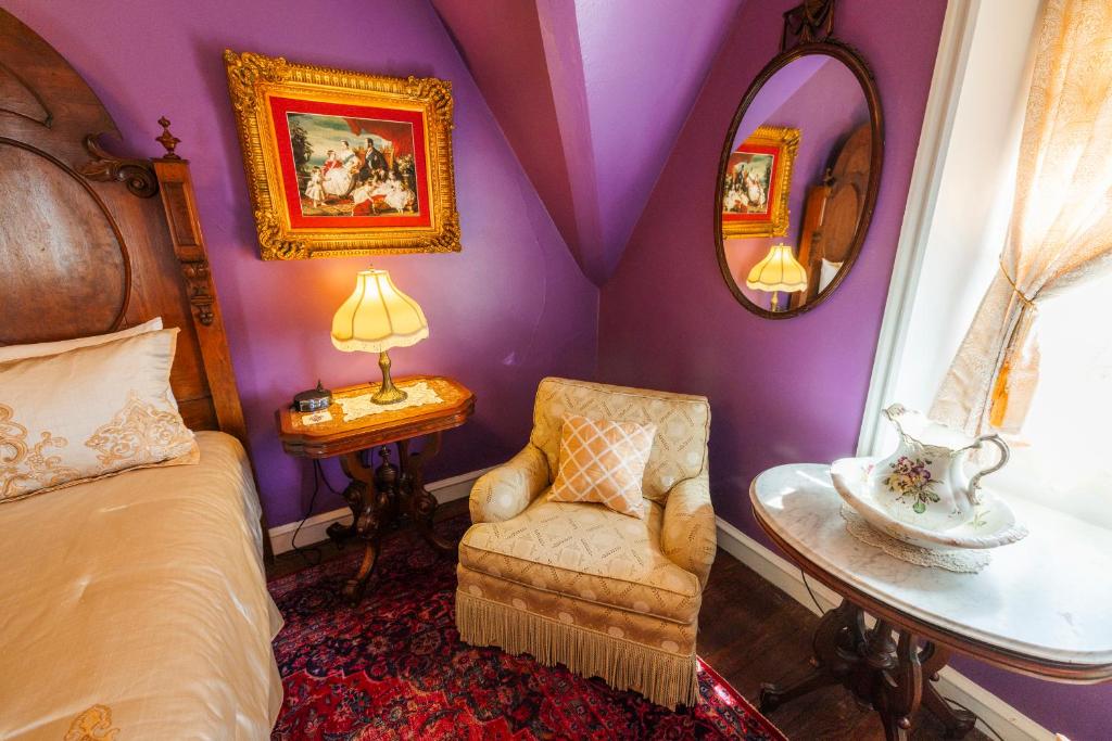 Gifford-Risley House Bed and Breakfast - Deluxe Queen Suite