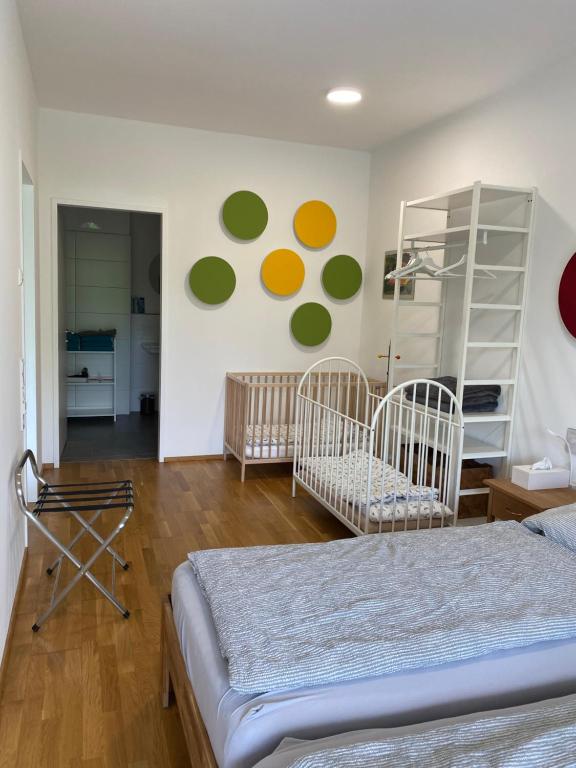 Postel nebo postele na pokoji v ubytování Ebelsberger Terrassen