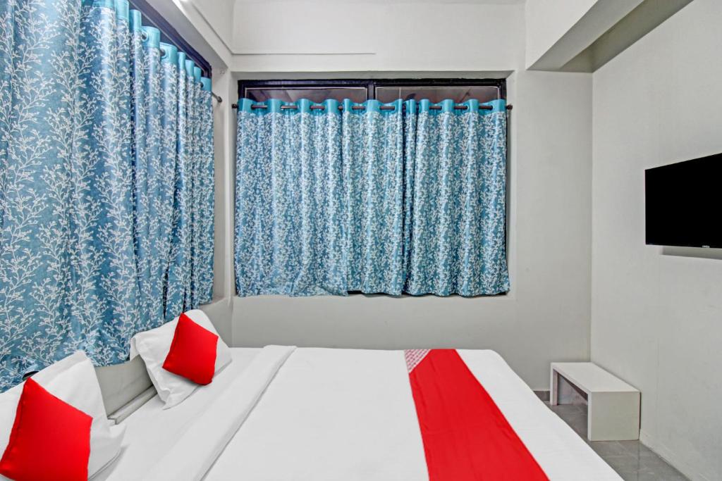 TV a/nebo společenská místnost v ubytování Super Hotel O Moonlight Inn