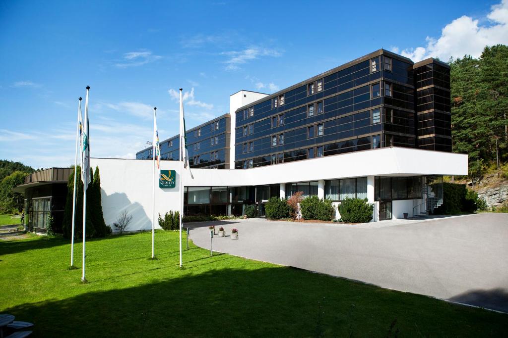 a building with a skate park in front of it at Quality Hotel Entry in Kolbotn