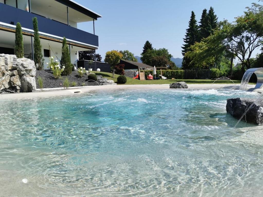 Bazén v ubytování Blaue Lagune-Ferien mit Stil nebo v jeho okolí
