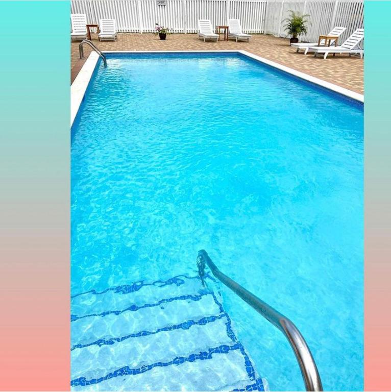 Bazén v ubytování Blue water nebo v jeho okolí