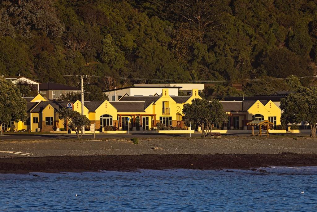 The Anchor Inn Beachfront Motel - Resim 1