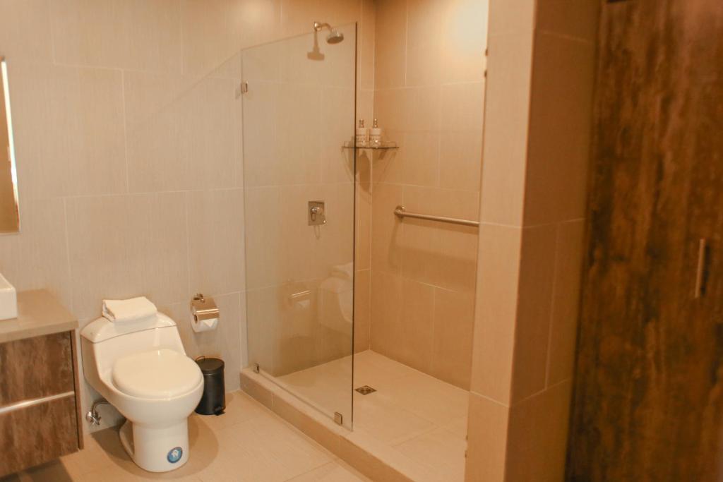 Ένα μπάνιο στο Navio Hotel