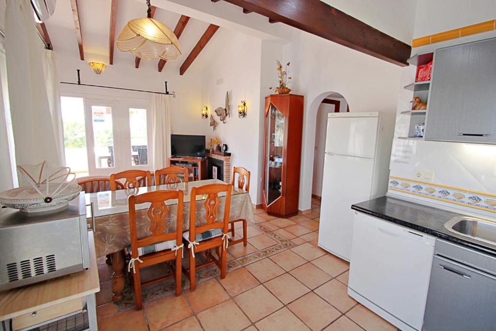 Kuchyň nebo kuchyňský kout v ubytování Marcelo - charming, Finca style holiday villa in Moraira