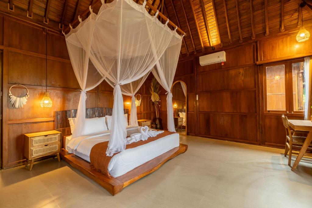 Dani Beach Villa - Beachfront Villas in Tejakula - Standard Double Room