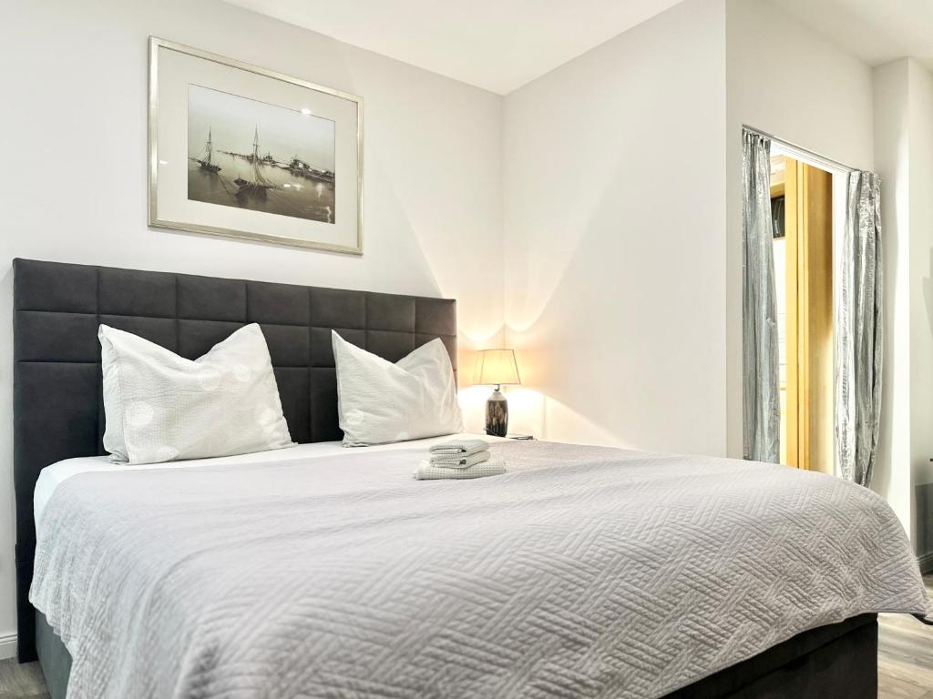 Posteľ alebo postele v izbe v ubytovaní Villa Andrijana - Exclusively Yours - Family Getaway with Private Pool