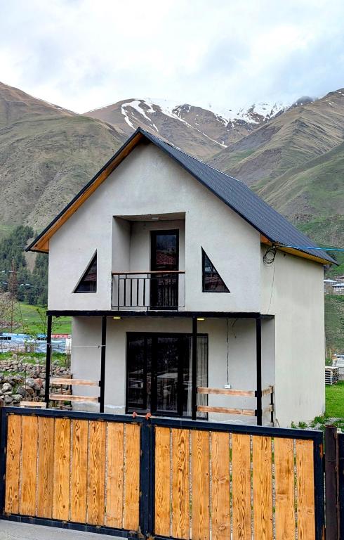 Nespecifikovaný výhled na hory nebo výhled na hory při pohledu z apartmánu