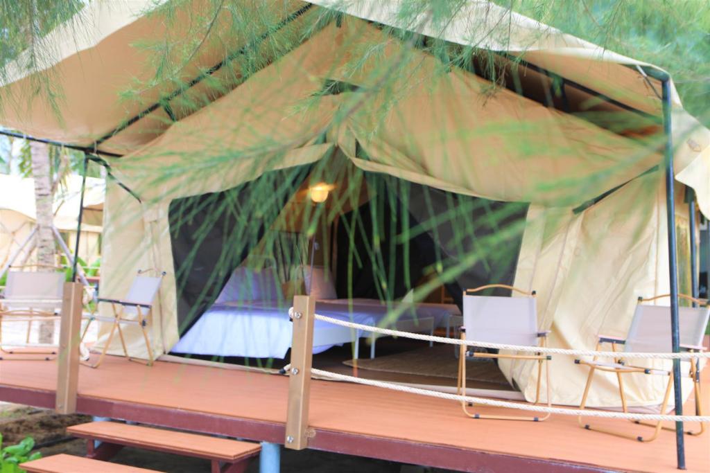 Superior Safari Tent