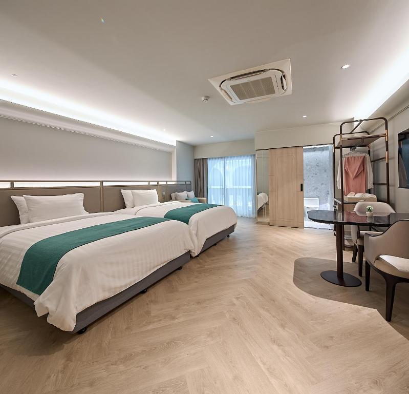 
Twin Room with Balcony
