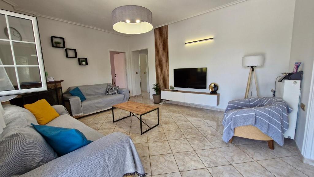 TV a/nebo společenská místnost v ubytování Arte villa Margarita apartment
