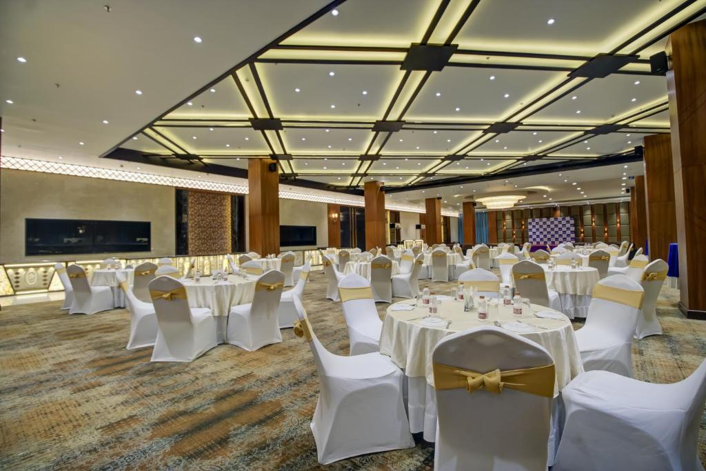 Restaurace v ubytování The Bindal Hotel