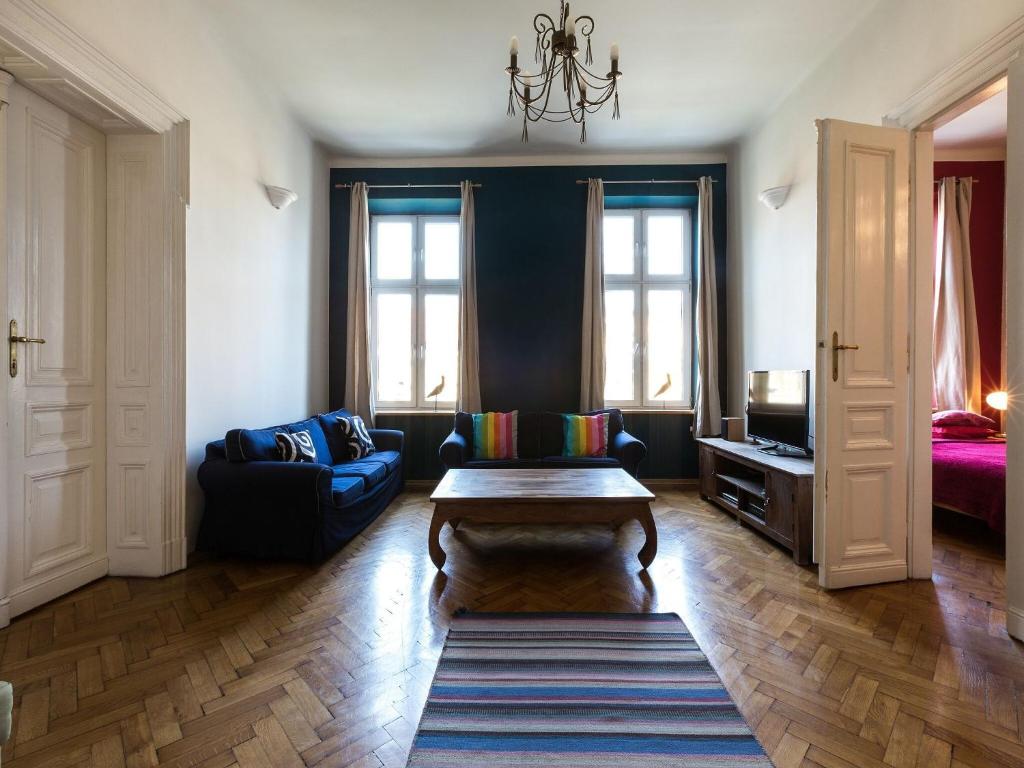 Posedenie v ubytovaní Airy and sunny apartment in the centre of Krakow