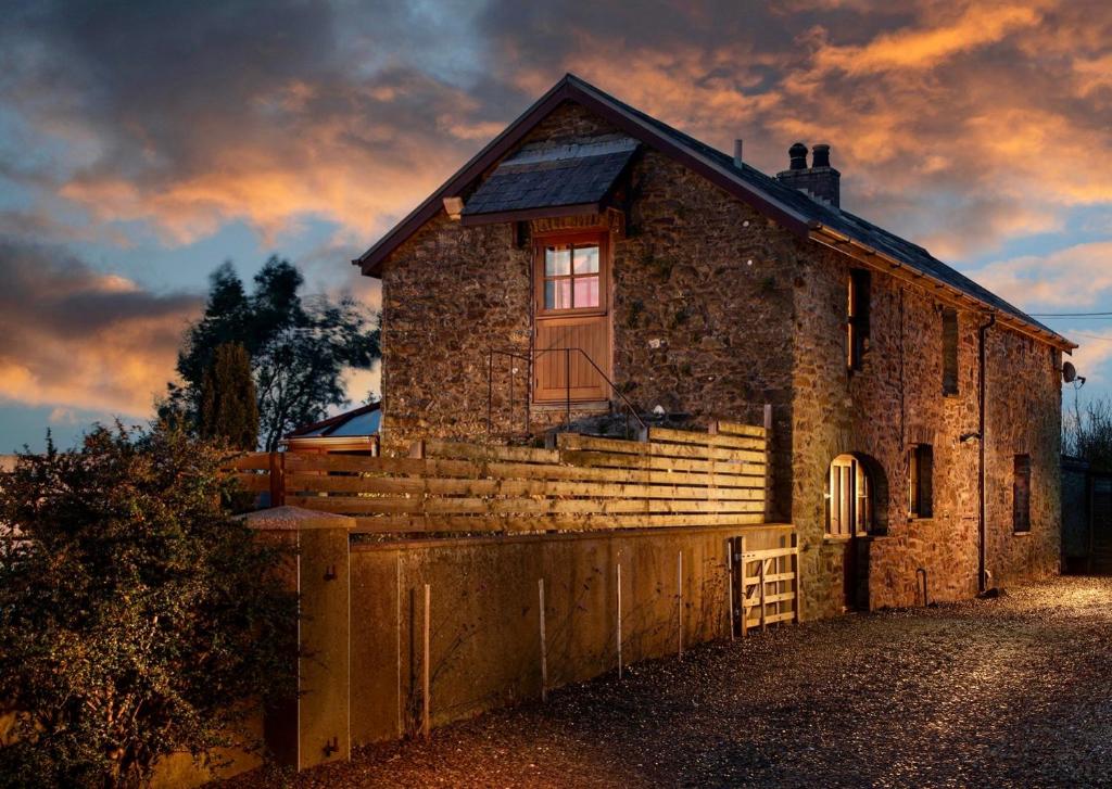 Το κτήριο όπου στεγάζεται  η παραθεριστική κατοικία