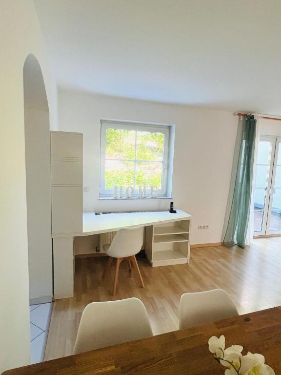 Moderne & gemütliche Ferienwohnung mit Terasse in Nieder-Olm - Appartamento Con 1 Camera Da Letto