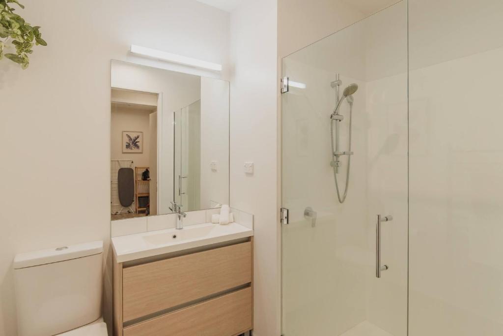 Convenient City Pad - 2BR Laundry Sleeps 5 - Resim 14