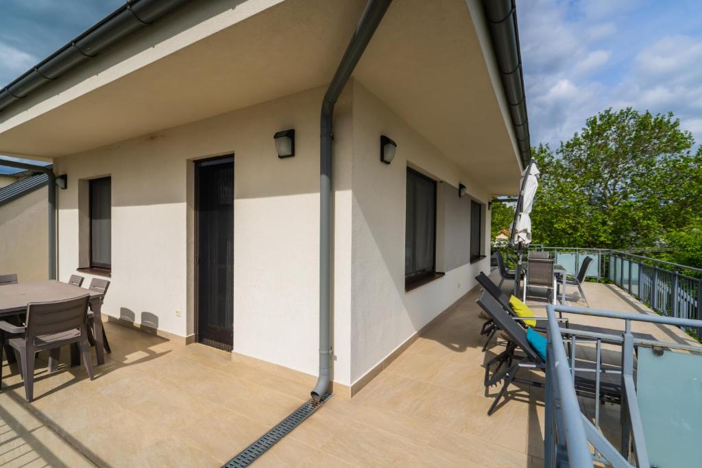 Balkón alebo terasa v ubytovaní Fox apartman A11