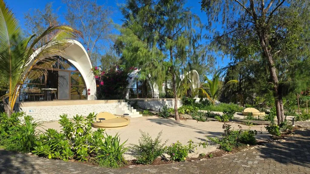 Bungalow with Partial Sea View