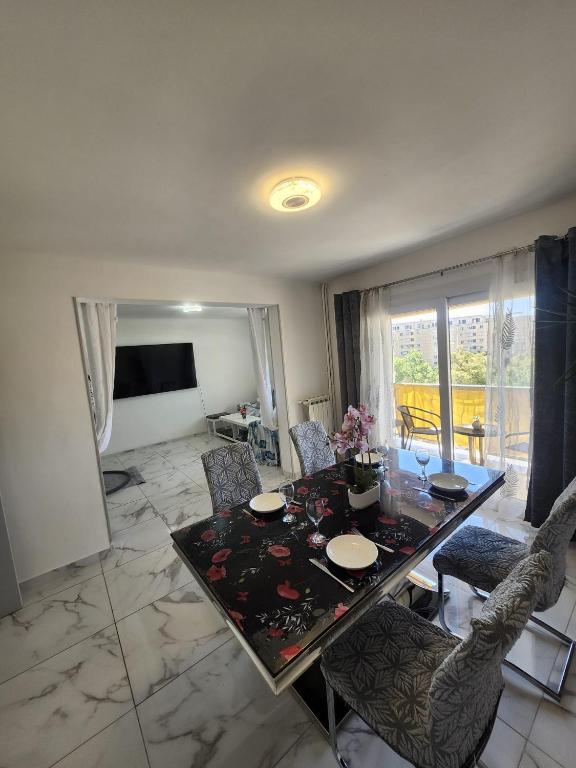 Spacieux 3 chambres et balcon