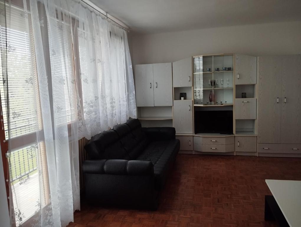 Kuchyň nebo kuchyňský kout v ubytování Vila Sobědraž