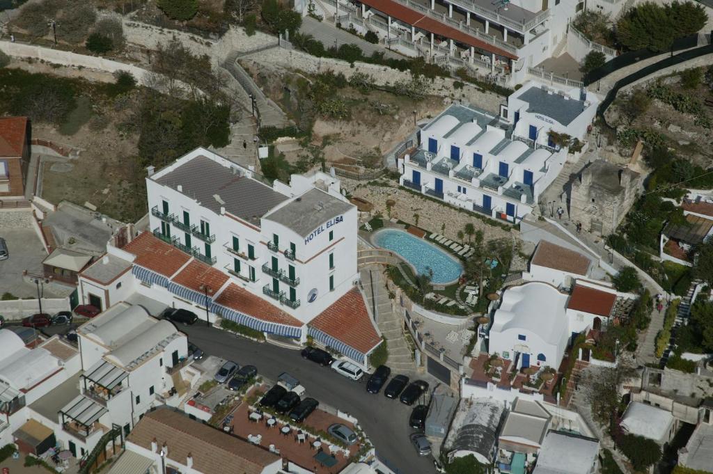 Bazén v ubytování Hotel Elisa - Spiaggia Privata Inclusa nebo v jeho okolí