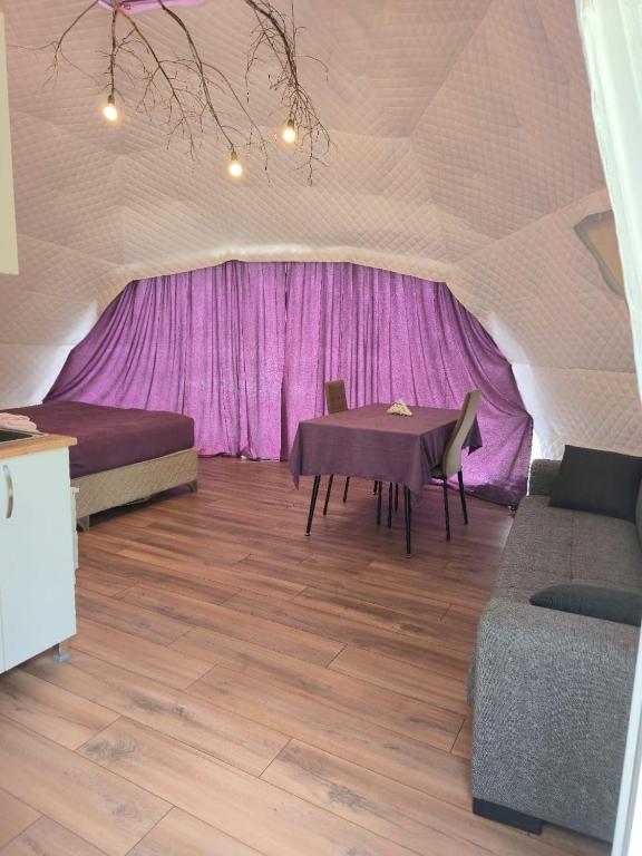 Posezení v ubytování Glamping Machakhela 2