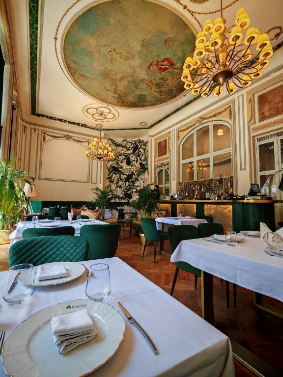 NF Palace Old City Bucharest - Resim 2