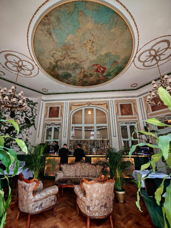 NF Palace Old City Bucharest - Resim 12