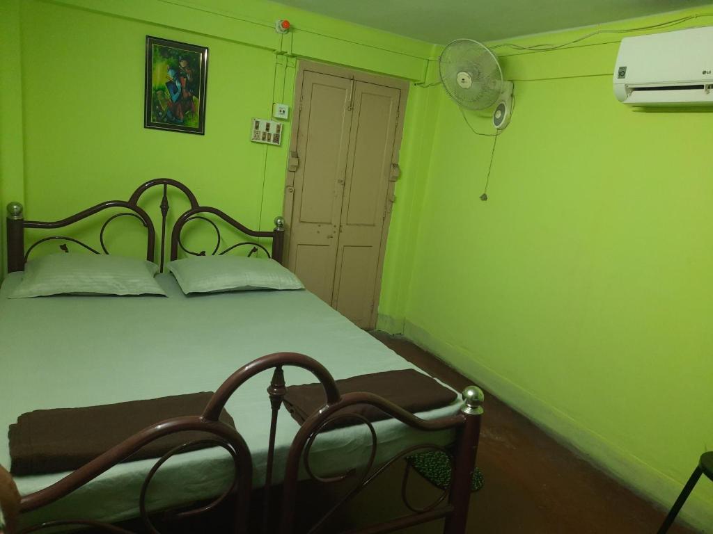 Postel nebo postele na pokoji v ubytování Bubble Beds