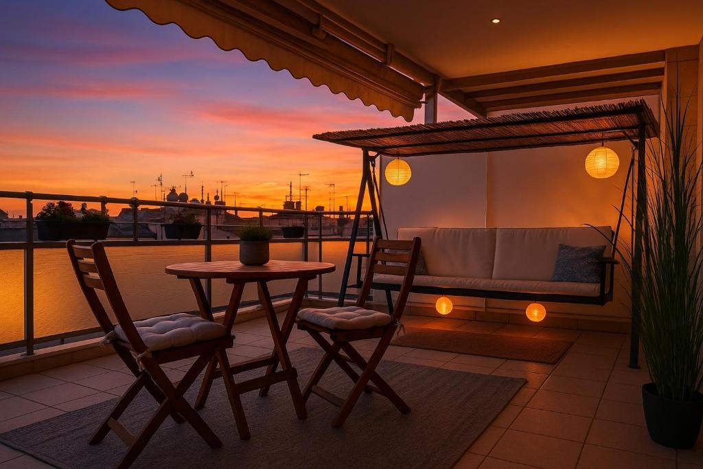 Sunset Sky Lounge - Chic Penthouse in Thessaloniki