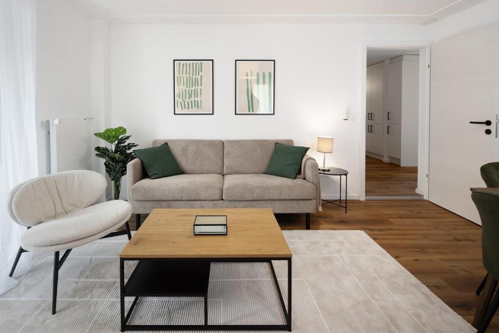 Posezení v ubytování STAYY Rigi Suites - Self-check-in Premium Apartments - 20min to Lucern - 7min Walk to Lake - Public Transport - Washer Dryer