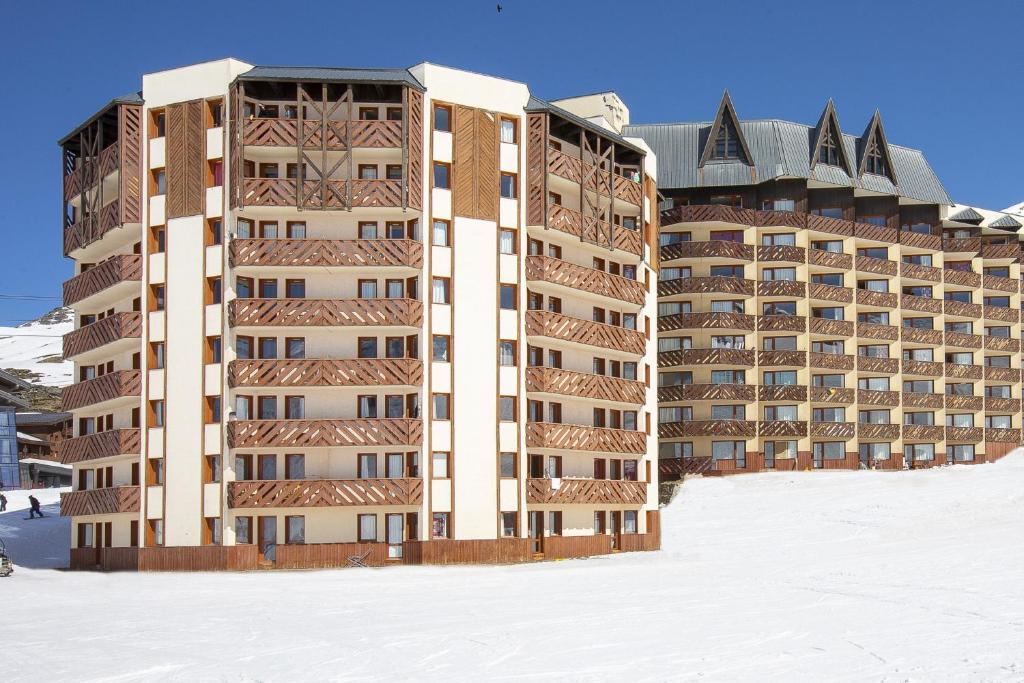 una representación de un hotel en la nieve en Appartements Ski in Ski out avec Balcon & Ambiance Cosy - Val Thorens, en Val Thorens