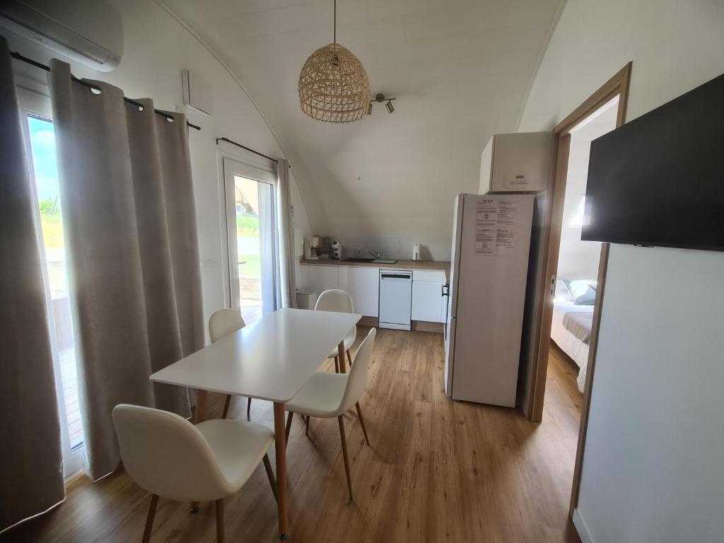 Kuchyň nebo kuchyňský kout v ubytování Au Jardin d'Edel Gîtes Centre Alsace