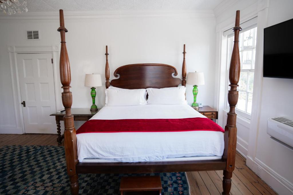 20 South Battery - Simonds Suite