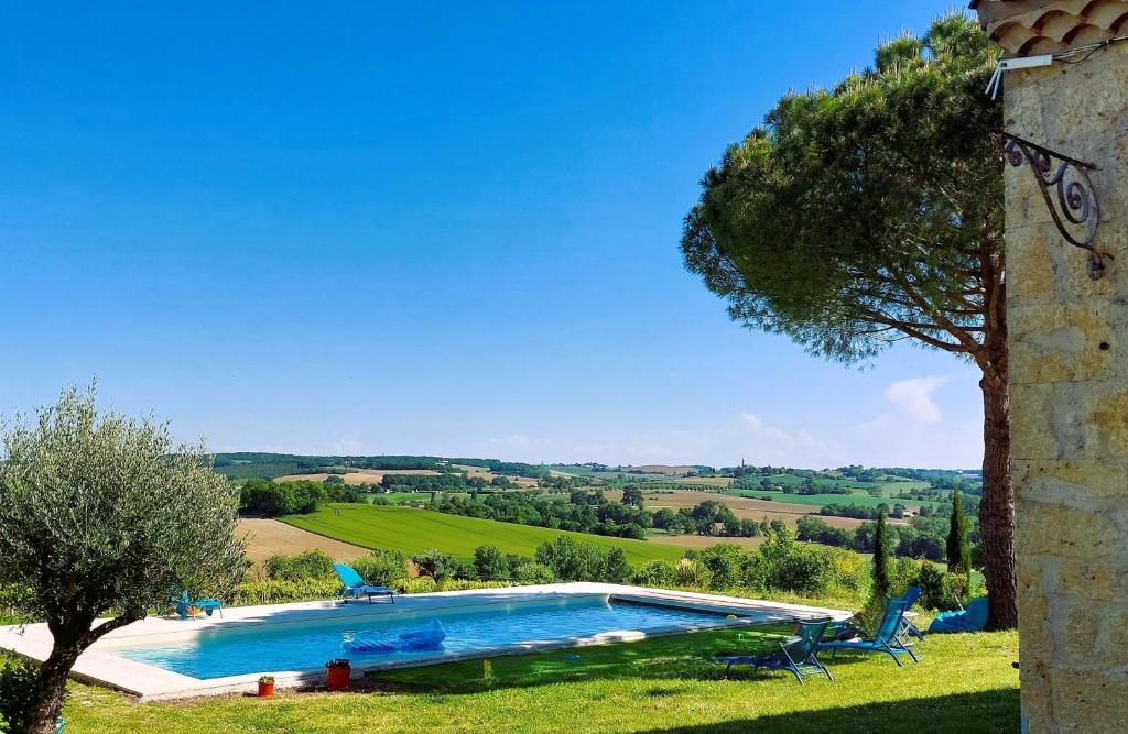 Πισίνα στο ή κοντά στο Maison Gasconne, 6 chambres, piscine 14x5, vue sur les vignobles