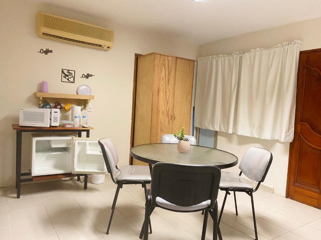 Fotografie z fotogalerie ubytování Hospedaje Aldana - Habitación L E R D O en zona centro v destinaci Tuxpan de Rodríguez Cano